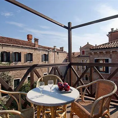 Daire Salmaso Venedik